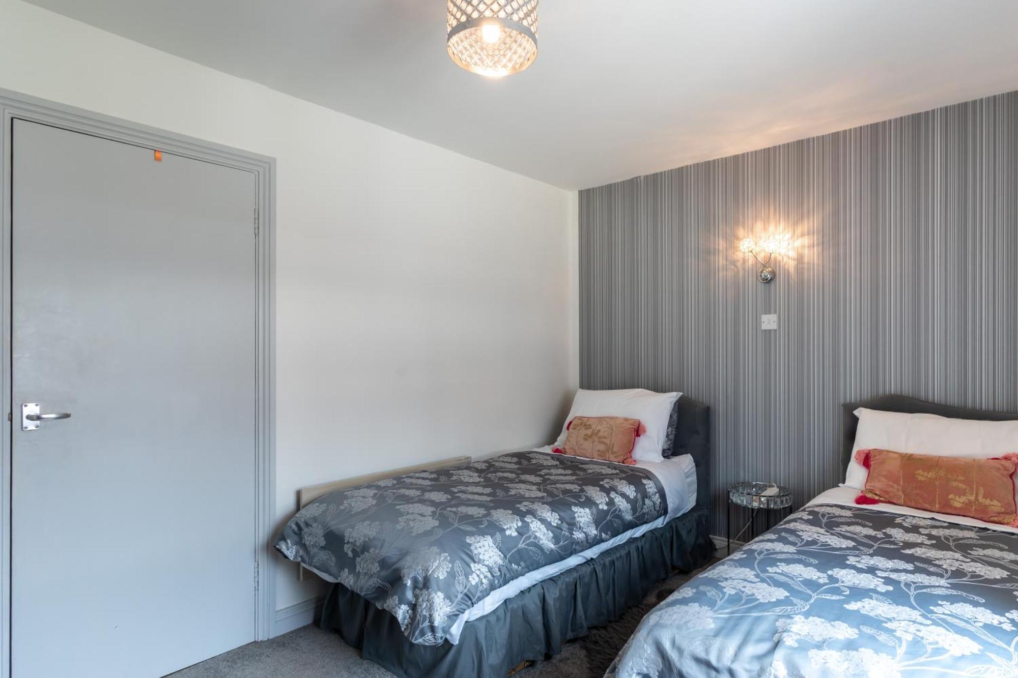 Three-Bedroom Home In Tulfarris Village, Wicklow 블레싱턴 외부 사진